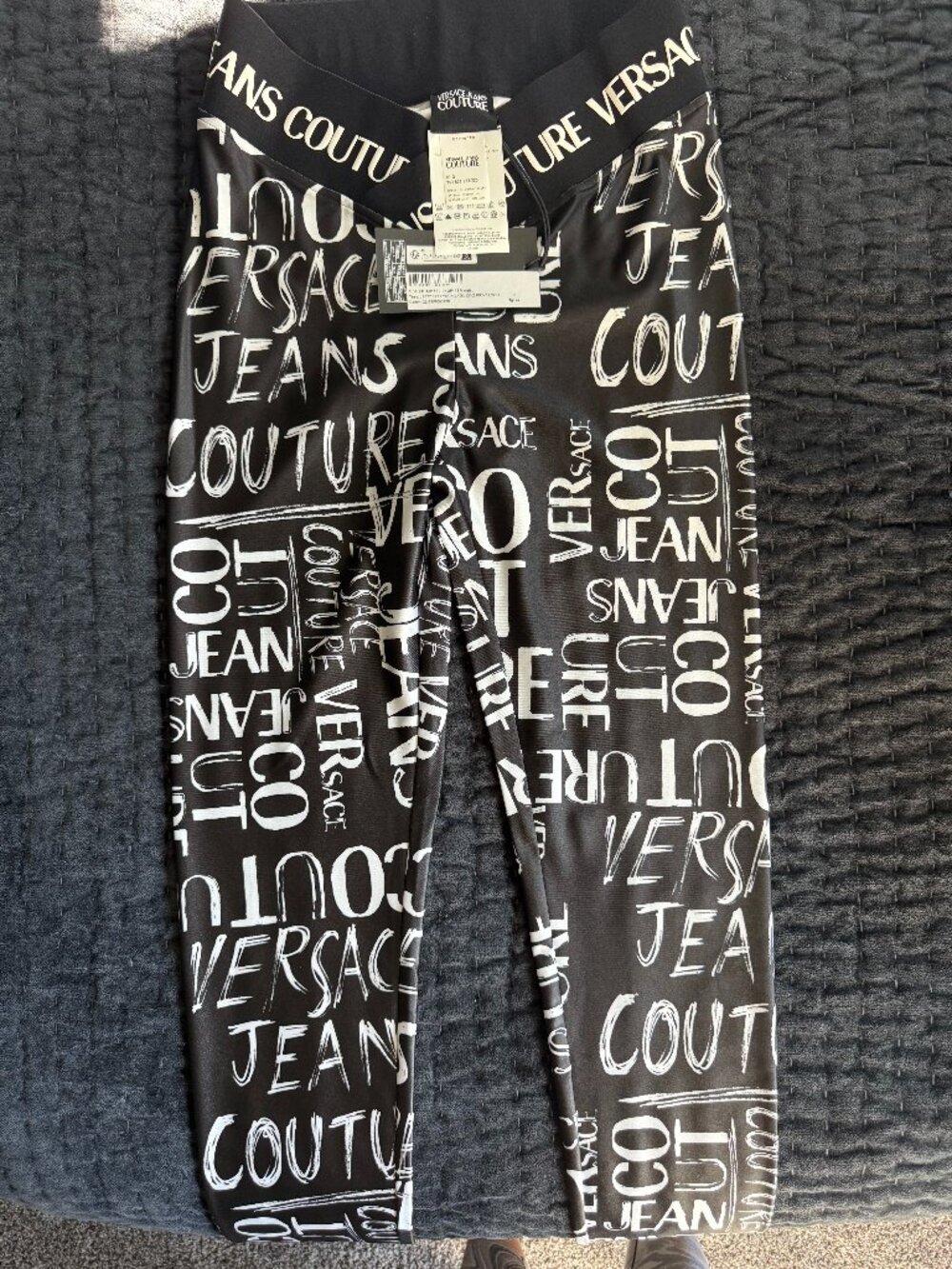 VERSACE JEANS COUTURE LOGO ALL OVER LEGGINGS ( Size 42 IT) Italy